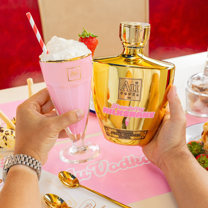 Au Vodka Strawberry Milkshake & Sundae Glass