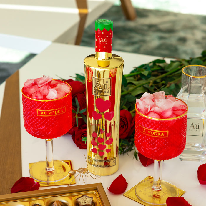 Au Vodka Valentine's Strawberry Burst & x2 Crystal Cocktail Glasses